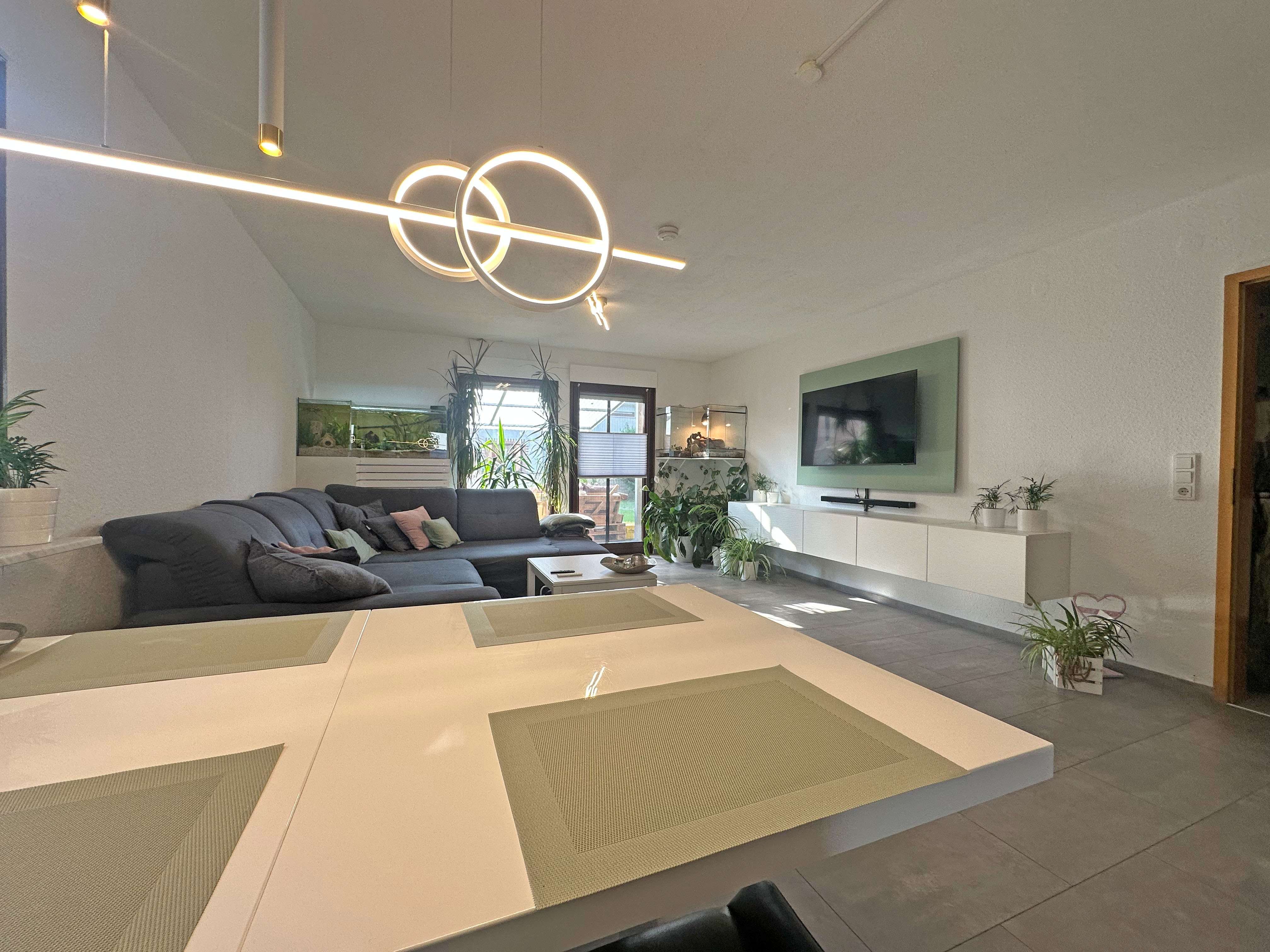 Immobilie in Hainburg - Ruhig gelegenes Dreifamilienhaus - langfristig vermietet - Bild 0