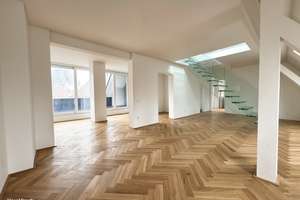 ABOVE THE ROOFS: Spektakuläres Neubau-Loft im Denkmalmantel mit Turmblick &amp; Südterrasse