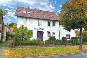 Auktion - Vierseitenhof mit 2 Wohnungen und diversen Nebengelassen – Weddinger Straße 21, 38690 Vienenburg – Vorschaubild 1