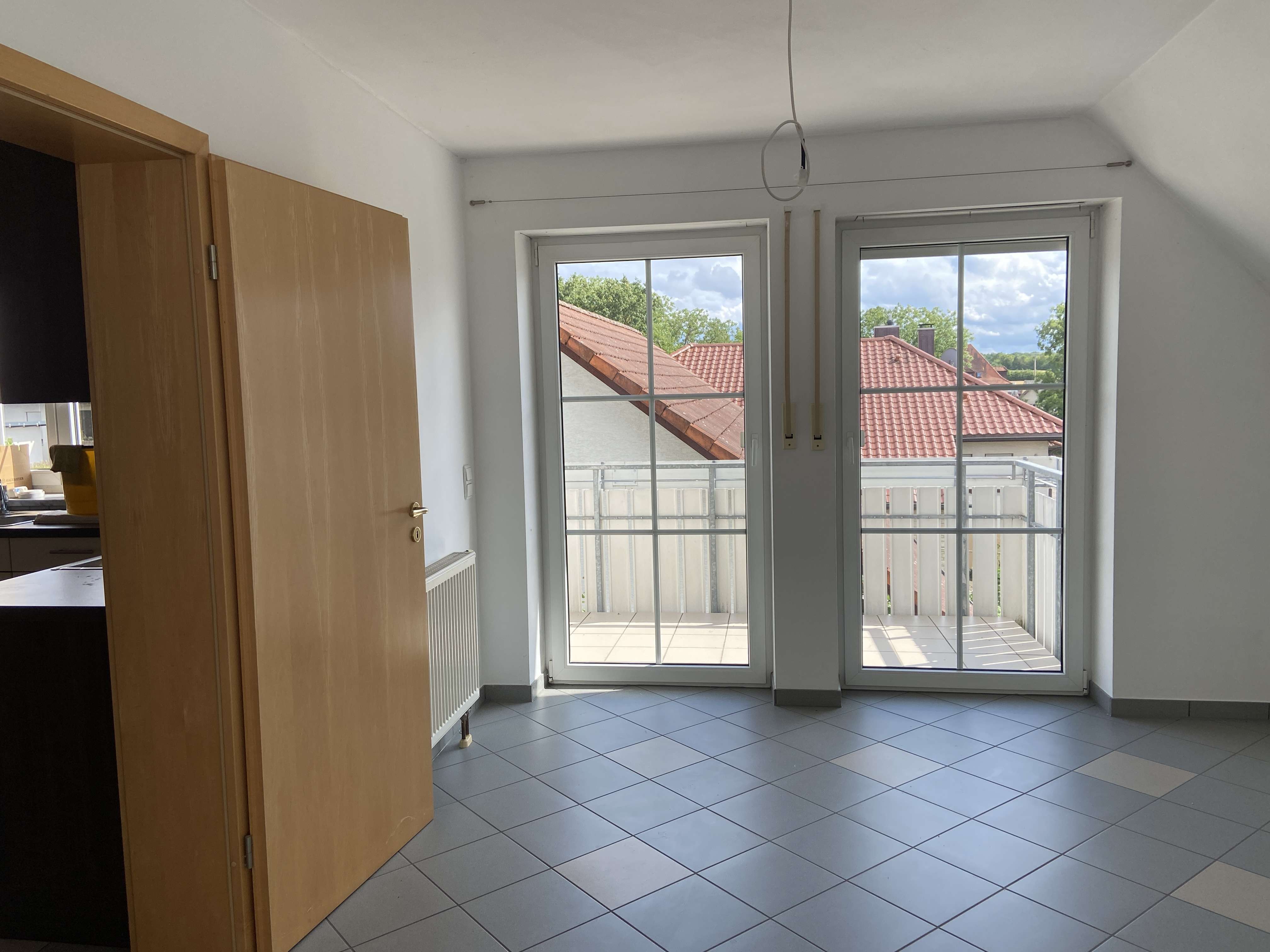 Immobilie in Eggolsheim - Gepflegtes Mehrfamilienhaus mit Ausblick in ruhiger Hanglage – - Bild 0