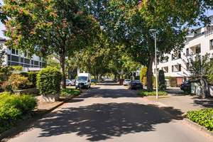 Familienglück am Rhein: Charmanter Altbau mit großem Garten, Keller, 2 Garagen und Dachterrasse – Die vollständige Adresse der Immobilie erhältst du vom Anbieter., 53225 Beuel-Mitte, Bonn – Vorschaubild 20