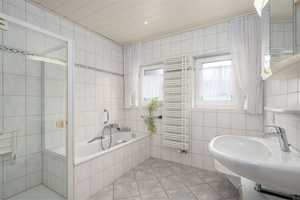 Property thumbnail 19