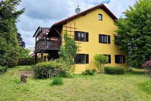 Gepflegtes Zweifamilienhaus mit großem Garten und evtl. Ausbaupotenzial in der Buchenau. – Fürstenfeldbruck (Kreis) – Vorschaubild 1