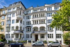 Herrschaftliche Altbauresidenz im denkmalgeschützten Gründerzeitpalais – 3 Zimmer mit Balkon &  Lift