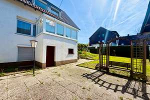 Familien aufgepasst! Gepflegtes Zweifamilienhaus mit zwei Garagen und sonnigem Garten in Dortmund. – Die vollständige Adresse der Immobilie erhältst du vom Anbieter., 44319 Asseln, Dortmund – Vorschaubild 14