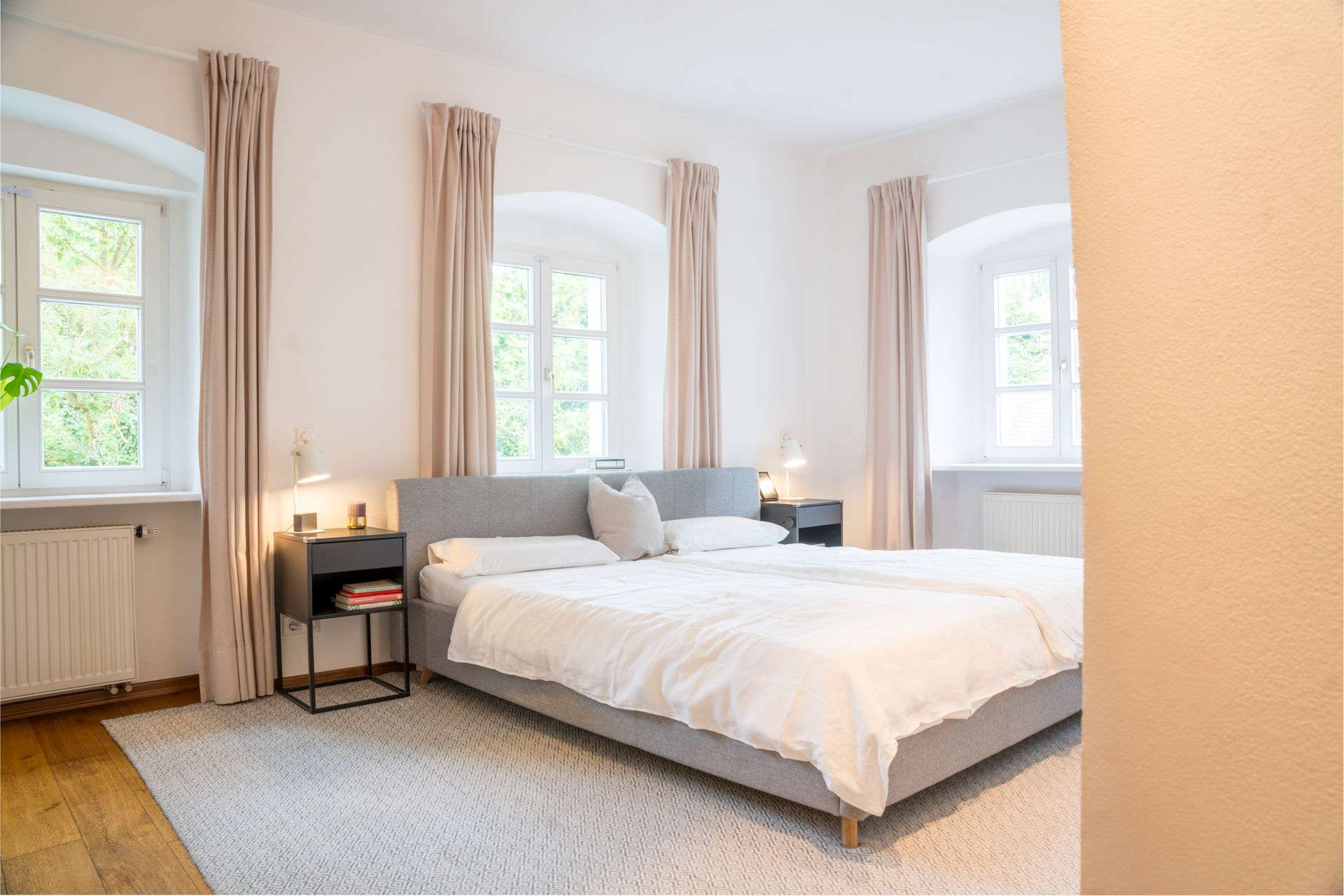 Immobilie in Köfering - Historischer Pfarrhof von 1780 - Ein Unikat, das Geschichte und Moderne verbindet - Bild 0