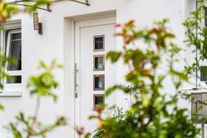 DIREKT EINZIEHEN UND WOHLFÜHLEN -  FAMILIENHAUS MIT GROßEM GARTEN IM BELIEBTEN NORDSTEIMKE – Die vollständige Adresse der Immobilie erhältst du vom Anbieter., 38446 Nordsteimke, Wolfsburg – Vorschaubild 2