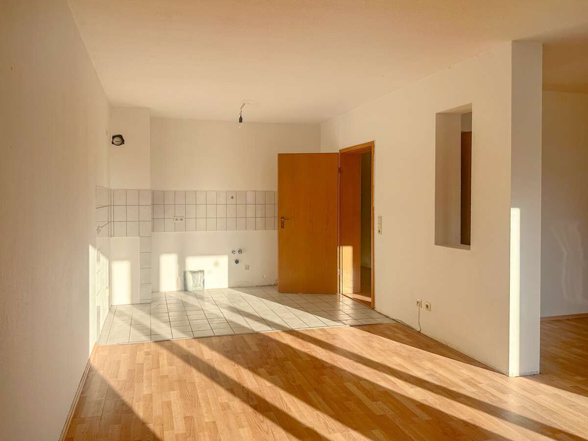 Immobilie in Angelbachtal - Leerstehende 3,5-Zimmer-Wohnung mit Balkon und Außenstellplatz in zentraler Lage! - Bild 0