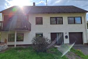 Attraktives Einfamilienhaus mit sechs Zimmern in Adelsried, wohnen wo andere Urlaub machen – Forststraße 12, 86477 Adelsried – Vorschaubild 2