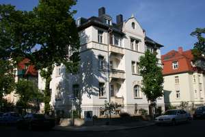 Charmante 3-Raum-Dachgeschosswohnung mit offenem Wohnkonzept & sichtbarem Balkenwerk in Dresden