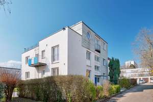 Modernes Familienhaus mit Panorama-Dachterrasse, Gartenidylle und Top-Lage im Stadtbezirk Mühlhausen – Die vollständige Adresse der Immobilie erhältst du vom Anbieter., 70437 Freiberg, Stuttgart – Vorschaubild 2