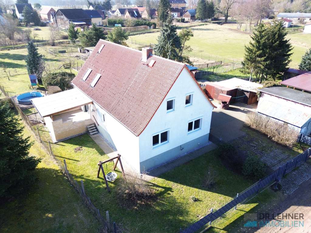 Immobilie in Bad Wilsnack - Ländliche Ruhe trifft modernen Wohnkomfort - Das großzügige Einfamilienhaus mit gepflegtem Garten! - Bild 0