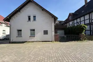 Ansprechendes 5-Zimmer-Reihenendhaus mit EBK in Hofgeismar – Kassel (Kreis) – Vorschaubild 1