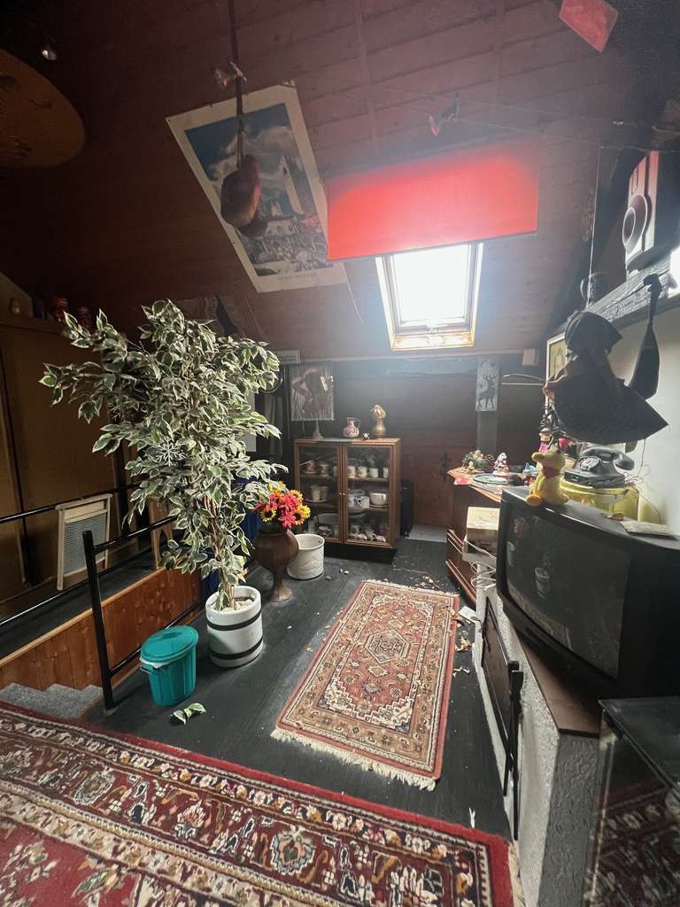 Immobilie in Wadgassen - Renovierungsbedürftiges 1- Familienhaus in Wadgassen  mit viel Potenzial - Bild 4