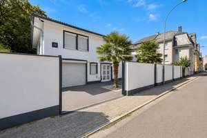 Stadtvilla mit Einliegerwohnung in Frankfurt 2 Garagen,2 Stellplätzen, Terrasse & Garten – 65931 Sindlingen, Frankfurt am Main – Vorschaubild 2