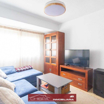 Dorfhaus mit vier Etagen im Zentrum von Nàquera