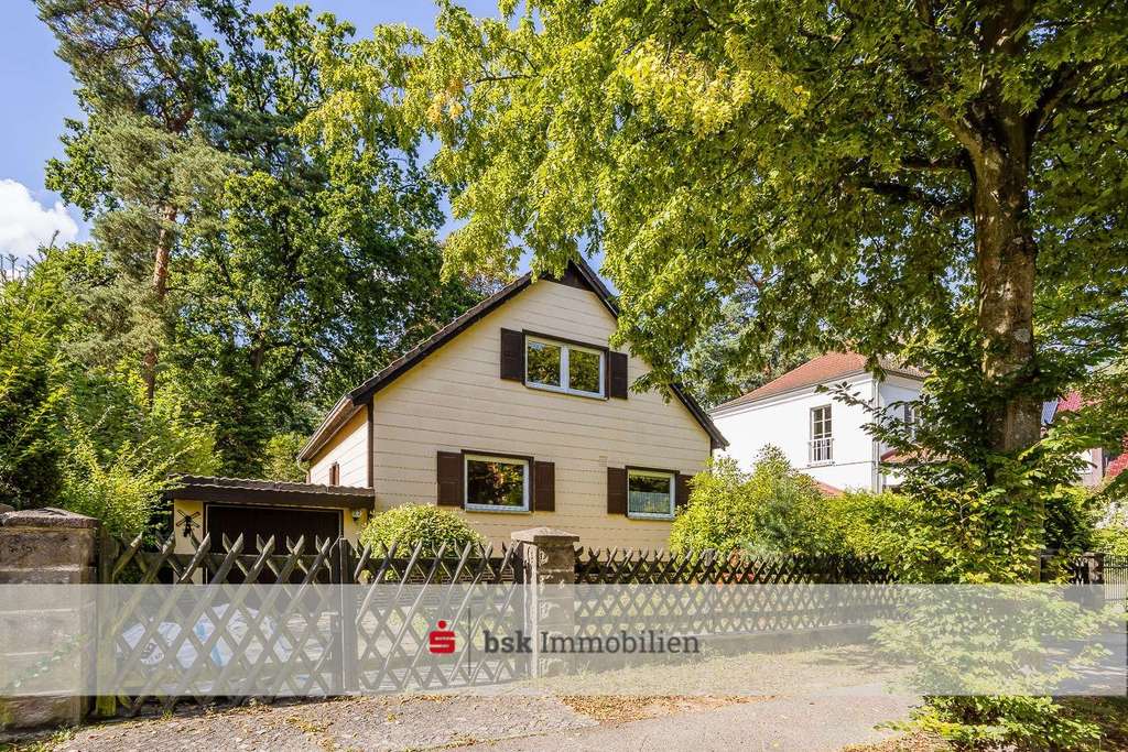 Einfamilienhaus auf idyllischem Grundstück: nahe Zeltinger Platz
