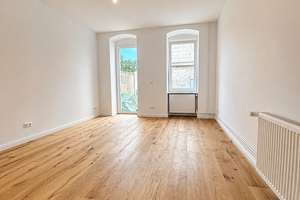 2 Zimmer mit offener Wohnküche und eigener Terrasse – Die vollständige Adresse der Immobilie erhältst du vom Anbieter., 12099 Tempelhof, Berlin – Vorschaubild 1