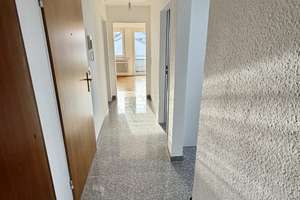 Helle 2 Zimmerwohnung  im DG in Karlsruhe-Waldstadt mit Balkon – Waldenburger Straße 13, 76139 Waldstadt, Karlsruhe – Vorschaubild 2