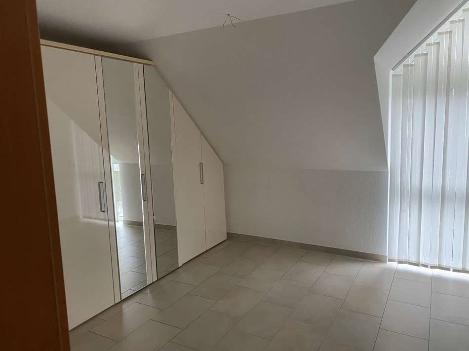 Schlafzimmer (2)
