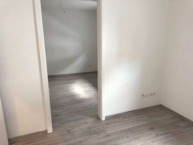 Immobilie in Ochtendung - Kernsanierte Doppelhaushälfte Platz für 2-3 Fahrzeugen in einer Garage - Bild 0