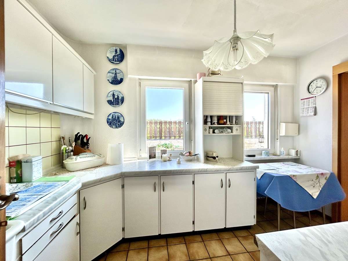 Immobilie in Betzdorf - **Hochwertiges Einfamilienhaus mit Pool in ruhiger Höhenlage von Betzdorf** - Bild 0