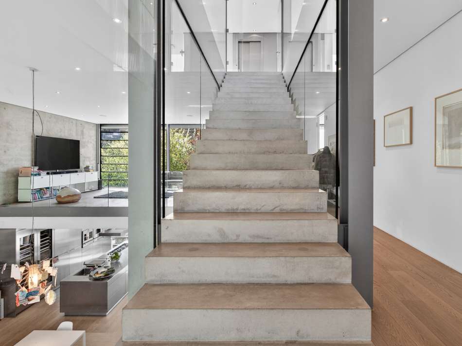 Treppe zum Dachgeschoss
