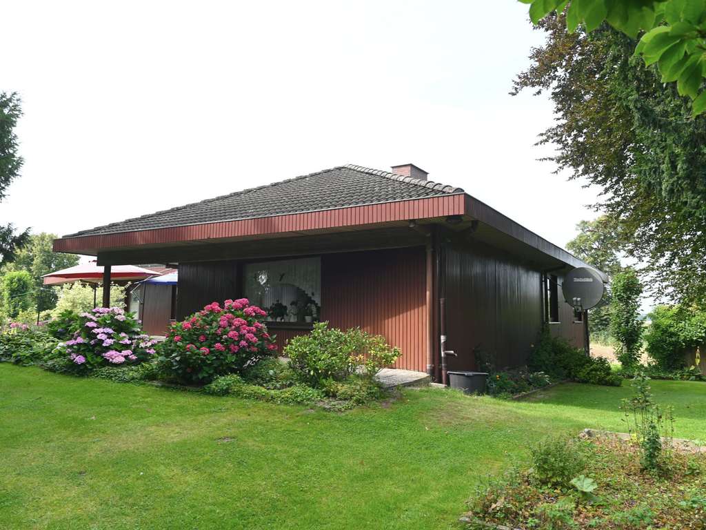 Immobilie in Elmshorn - Raa-Besenbek :  Toller Bungalow in direkter Feldlage - Bild 1