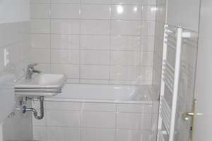 Ihre neue Wohnung! Renovierte 3-Zimmer-Wohnung mir Balkon! – Rheinbergerstr. 23, 85057 Nordwest, Ingolstadt – Vorschaubild 4