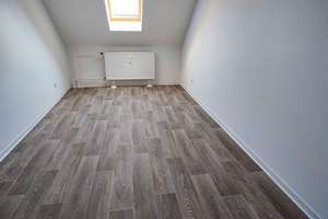Schnuckelige Dachgeschosswohnung mit Badewanne – Markusstr. 8, 9130 Sonnenberg, Chemnitz – Vorschaubild 3