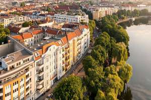 Provisionsfrei! Vermietete Altbauwohnung als perfekte Kapitalanlage direkt am Bundesratufer
