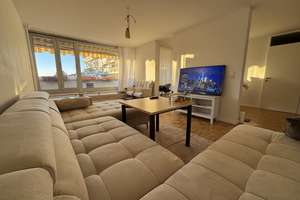 Helle, modernisierte 3,5-Zimmer-Wohnung mit zwei Balkonen direkt am Olympiapark