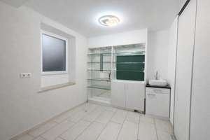 Katip | Kapitalanlage mit einem Bungalow und zwei Gewerbeeinheiten (Büro -Praxis/ Gastro) im Paket – Die vollständige Adresse der Immobilie erhältst du vom Anbieter., 86163 Hochzoll-Nord, Augsburg – Vorschaubild 11