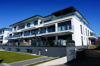 Stilvolle, neuwertige 2‑Zimmer‑Wohnung mit großzügiger Terrasse in modernem Wohnensemble