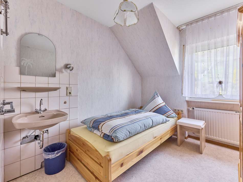 Schlafzimmer 4
