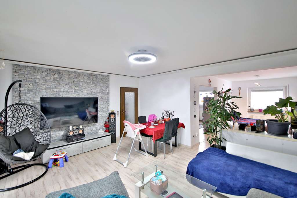 Immobilie in Graben-Neudorf - Familienglück in Toplage mit XXL-Garten & Mieteinnahmen im DG - Bild 3