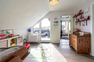 Großzügiges EFH mit 6 Zimmern, 3 Bädern, Balkonen und Garagen in familienfreundlicher Lage – Die vollständige Adresse der Immobilie erhältst du vom Anbieter., 42655 Gräfrath, Solingen – Vorschaubild 11