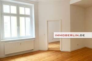IMMOBERLIN.DE - Schöne Stuck-Altbauwohnung mit Südbalkon in ruhiger Kiezlage – Die vollständige Adresse der Immobilie erhältst du vom Anbieter., 10243 Friedrichshain, Berlin – Vorschaubild 4