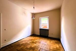 Großzügiges Dreifamilienhaus in Baden-Baden mit 2 Terrassen und Gartenbereich – Die vollständige Adresse der Immobilie erhältst du vom Anbieter., 76530 Weststadt, Baden-Baden – Vorschaubild 9