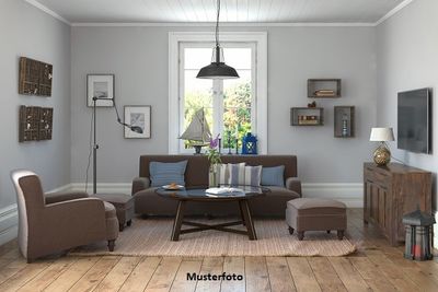 4-Zimmer-Wohnung nebst Balkon und Stellplatz