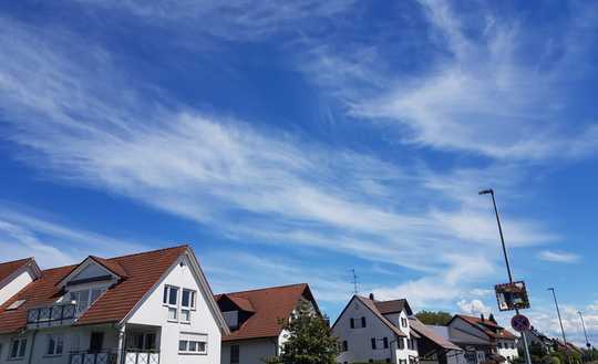 Sehr schöne, sonnige 2,5-Zimmer-Dachgeschoß-Wohnung in Friedrichshafen provisionsfrei zu verkaufen.