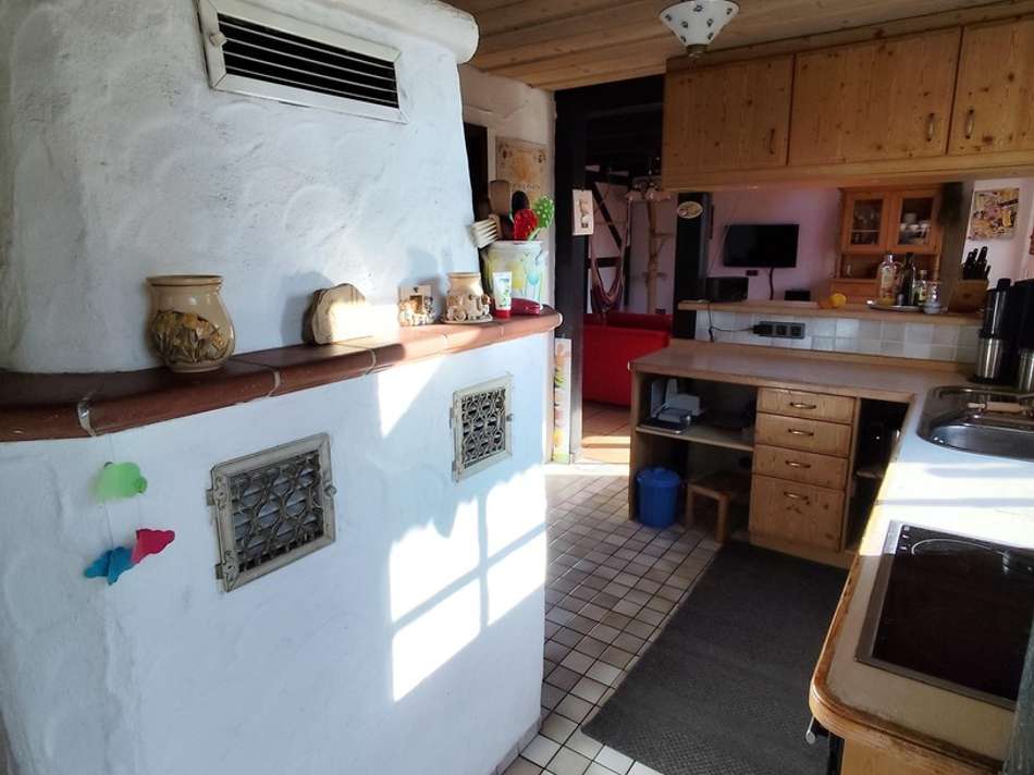 Küche mit Ofen