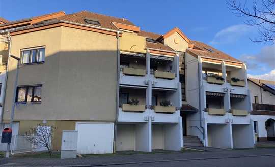 3-Zimmer Dachgeschosswohnung mit Balkon und Garage