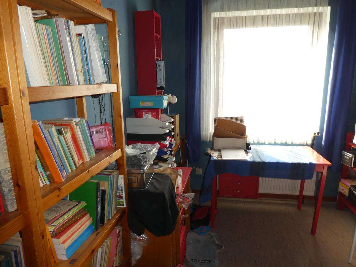 Gut aufgeteilte Wohnung in ruhiger Lage Nähe Uni - ideal für den handwerklich begabten Käufer, Trier – Bild 2