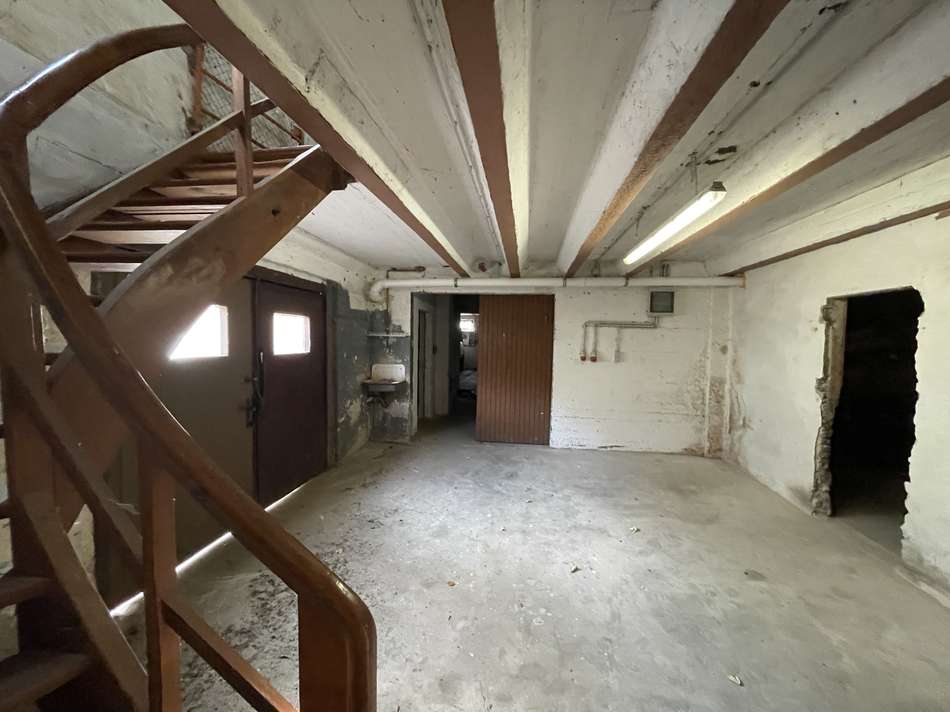 Keller