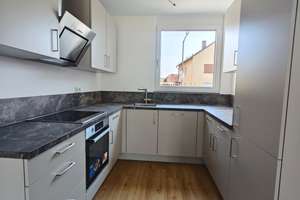 Erstbezug – Modernes 4-Zimmer-Reihenhaus mit Garten, 2 Bädern, Einbauküche & 2 Carports – Lilienstrasse 43, 90547 Stein – Vorschaubild 5