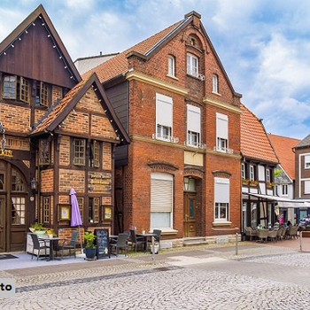 Wohn- und Geschäftshaus – Wohnen & Arbeiten vereint