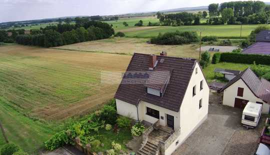 Bild von Attraktives Einfamilienhaus in ruhiger Feldrandlage auf eigenem Grundstück