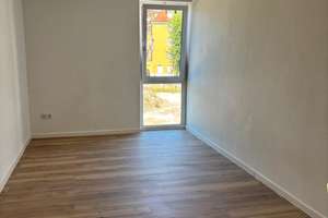 Hochwertig renovierte 3-Zimmer-Wohnung mit Balkon und Fußbodenheizung  zu vermieten 
