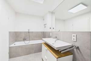 Exklusive 3-Zi-Wohnung mit Panoramaterrasse – urbanes Wohnen nahe der Regensburger Altstadt! – Die vollständige Adresse der Immobilie erhältst du vom Anbieter., 93055 Ostenviertel, Regensburg – Vorschaubild 14